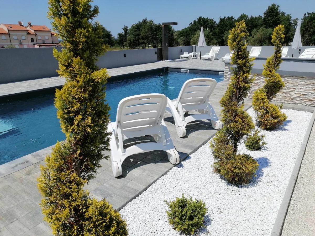 פורץ Apartments Katja מראה חיצוני תמונה