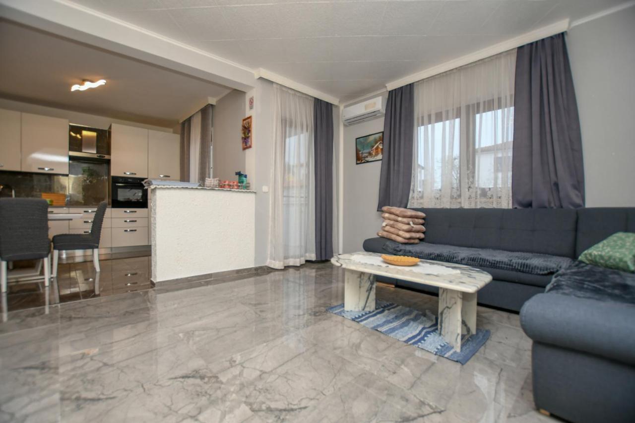 פורץ Apartments Katja מראה חיצוני תמונה